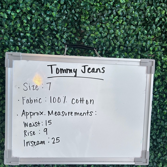 Tommy jeans EUC daisy embellishmented cropped jeans - Picture 5 of 5